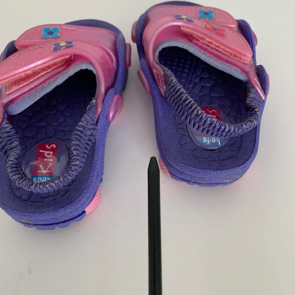Keds Kids Water Shoes Sandals Baby Girls Size 5/6 Purple Pink Adjustable Straps